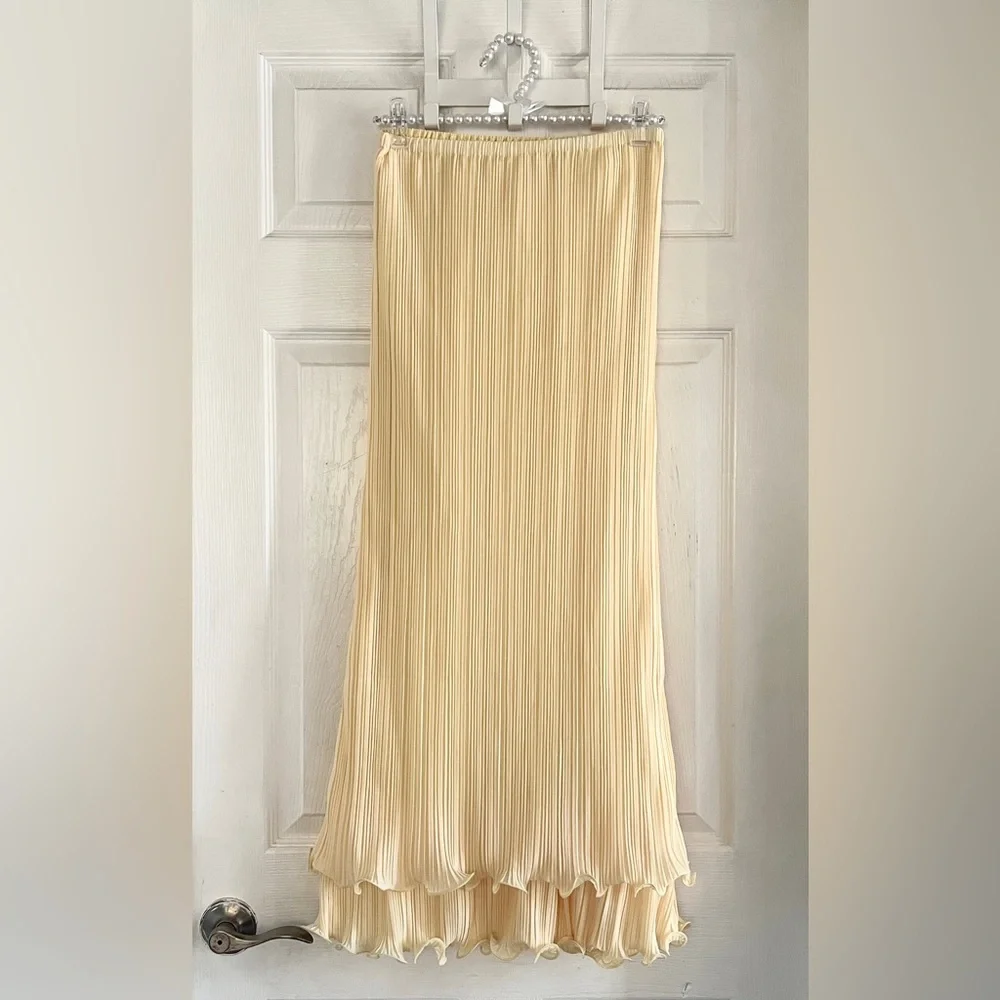 Commense Pleated Layered Ruffle Skirt Set - Picture 12 of 13